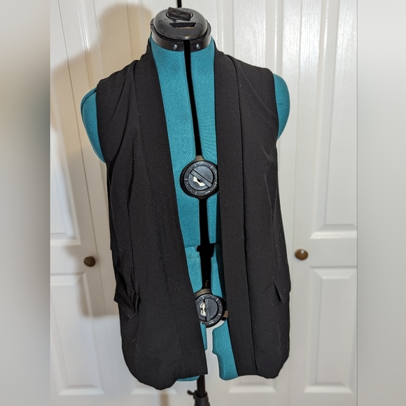 Reitmans Vest - Picture 1 of 3